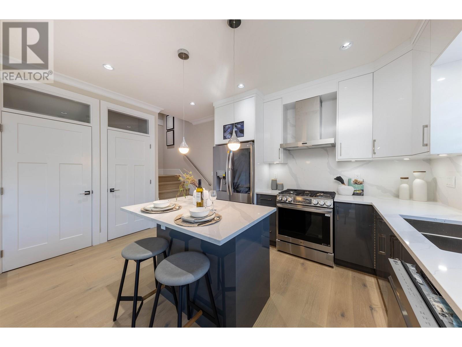 6524 Angus Drive, Vancouver, British Columbia  V6P 5H9 - Photo 21 - R2984910