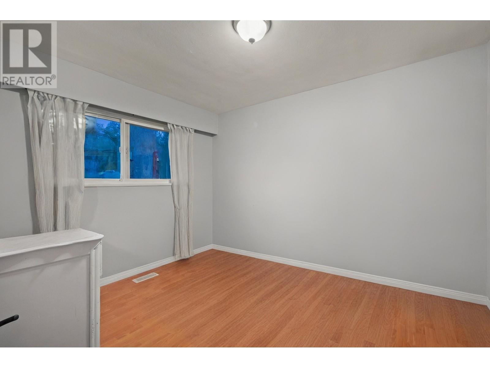 3949 Sefton Street, Port Coquitlam, British Columbia  V3B 3S2 - Photo 12 - R2984890