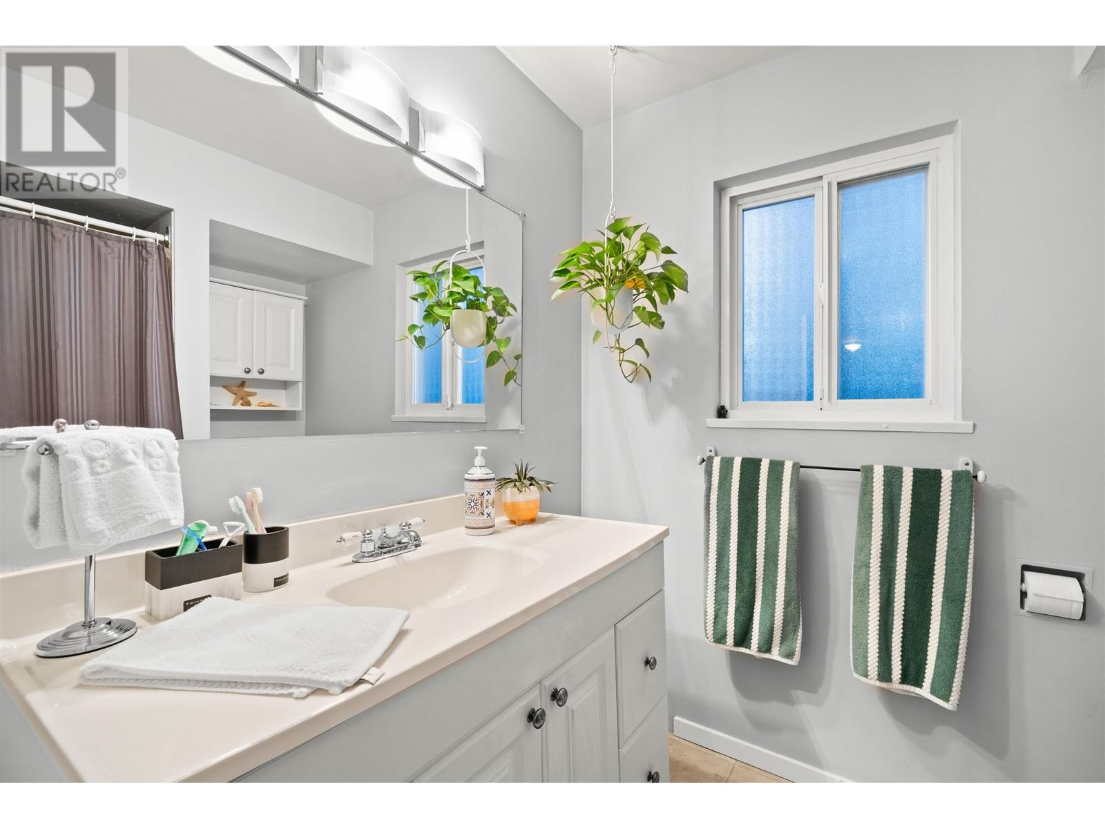 3949 Sefton Street, Port Coquitlam, British Columbia  V3B 3S2 - Photo 15 - R2984890