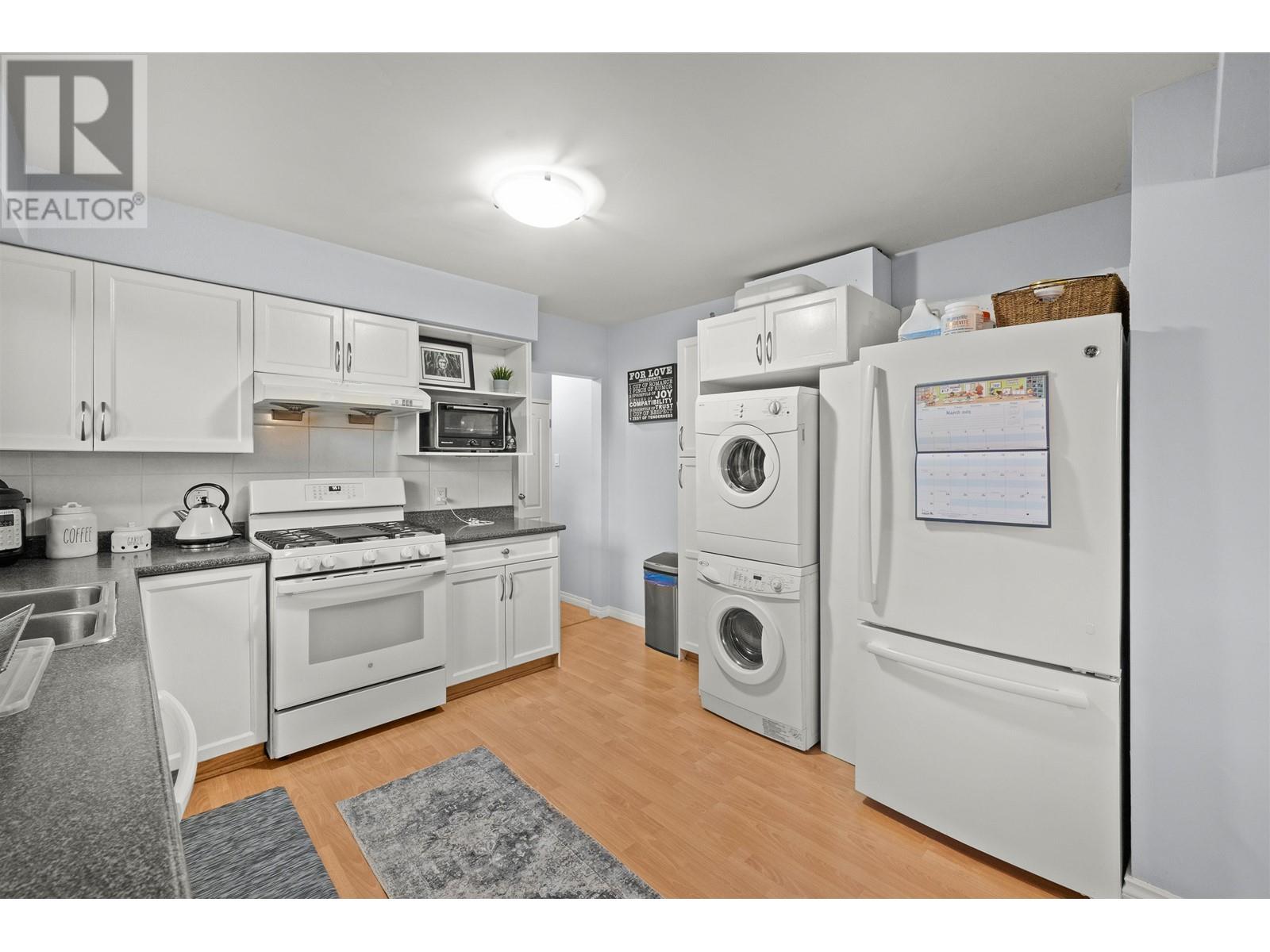3949 Sefton Street, Port Coquitlam, British Columbia  V3B 3S2 - Photo 8 - R2984890