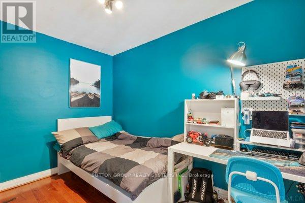 70 Lovilla Boulevard, Toronto, Ontario  M9M 1V5 - Photo 12 - W12055373