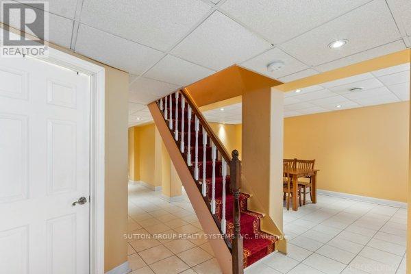70 Lovilla Boulevard, Toronto, Ontario  M9M 1V5 - Photo 17 - W12055373