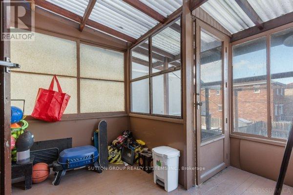 70 Lovilla Boulevard, Toronto, Ontario  M9M 1V5 - Photo 23 - W12055373