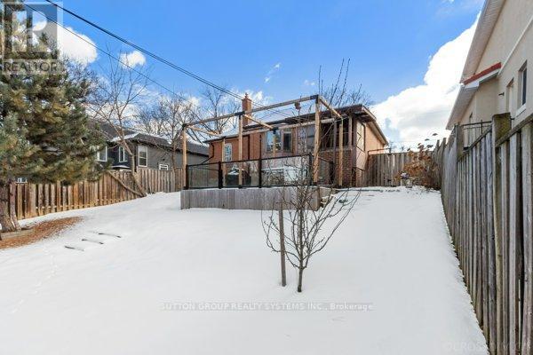70 Lovilla Boulevard, Toronto, Ontario  M9M 1V5 - Photo 27 - W12055373