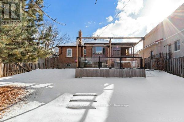 70 Lovilla Boulevard, Toronto, Ontario  M9M 1V5 - Photo 29 - W12055373