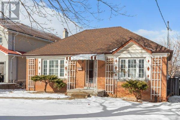 70 Lovilla Boulevard, Toronto, Ontario  M9M 1V5 - Photo 3 - W12055373
