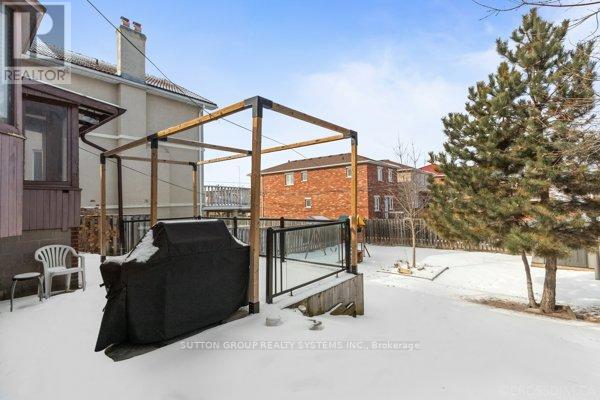 70 Lovilla Boulevard, Toronto, Ontario  M9M 1V5 - Photo 32 - W12055373