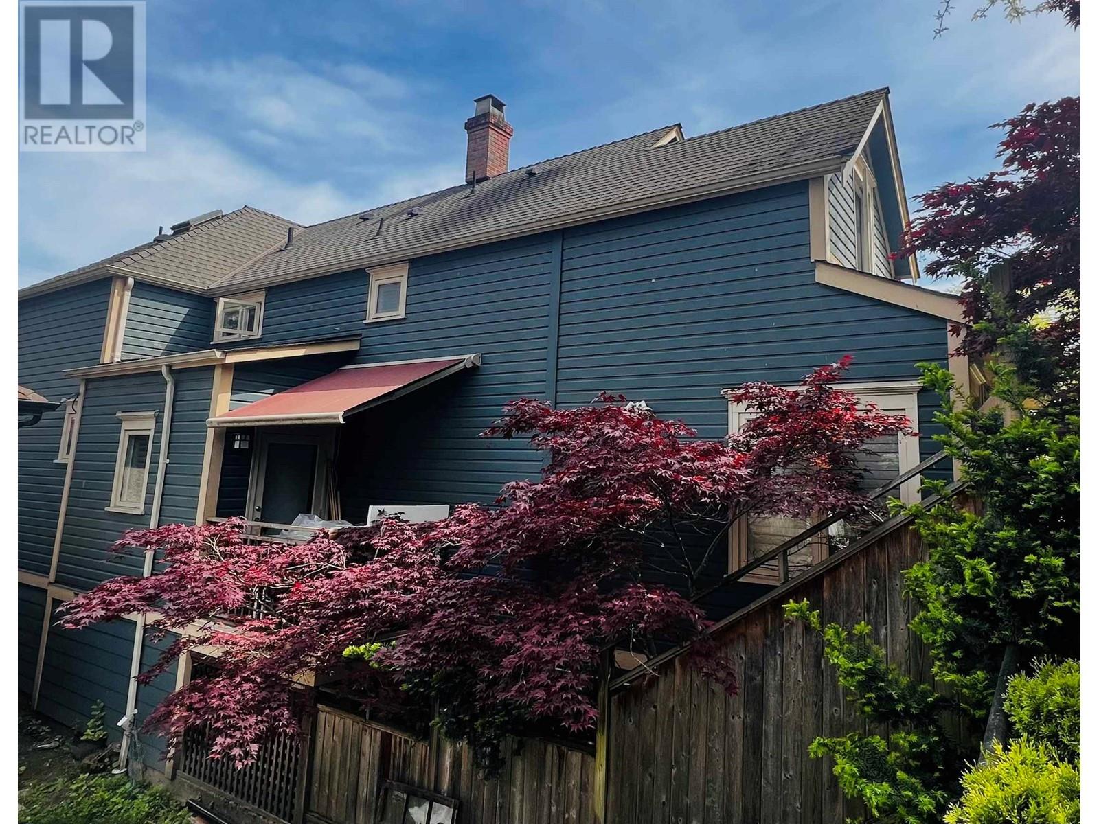 2 709 KEEFER STREET, vancouver, British Columbia