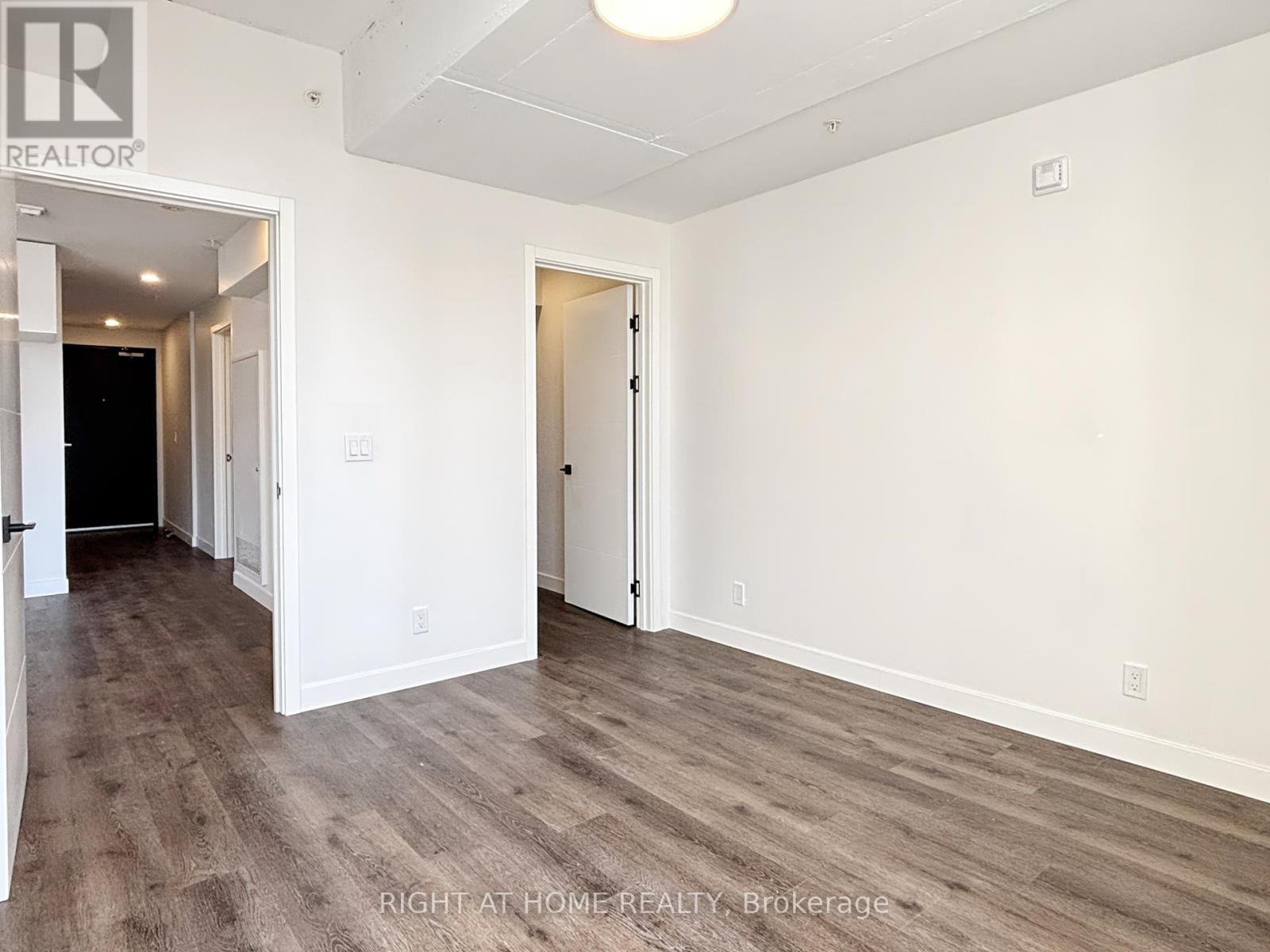 305 - 399 Winston Avenue, Ottawa, Ontario  K2A 1Y8 - Photo 14 - X12030411