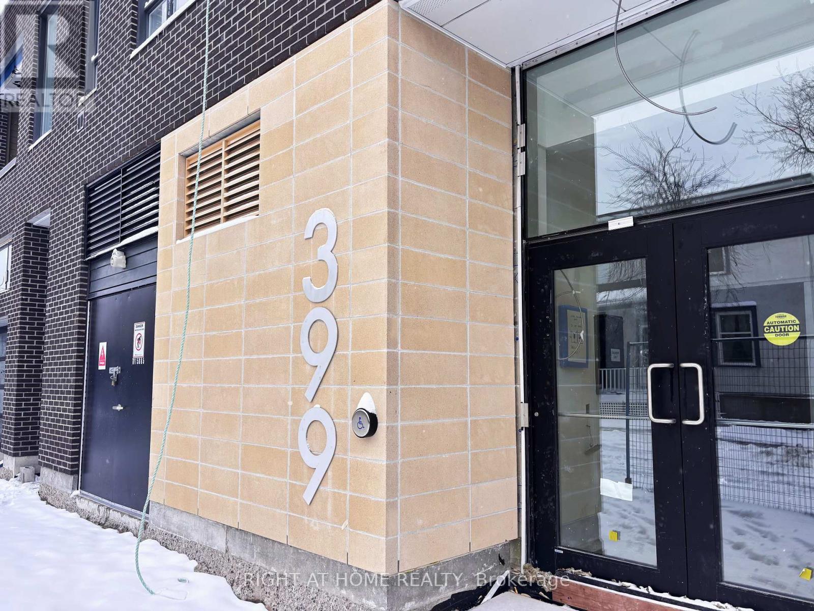 305 - 399 Winston Avenue, Ottawa, Ontario  K2A 1Y8 - Photo 2 - X12030411