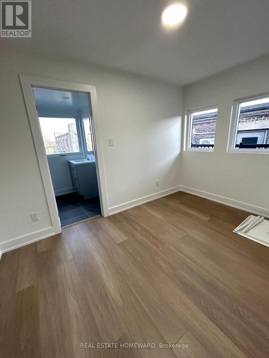 3 - 137 Curzon Street, Toronto, Ontario  M4M 3B6 - Photo 5 - E12055403