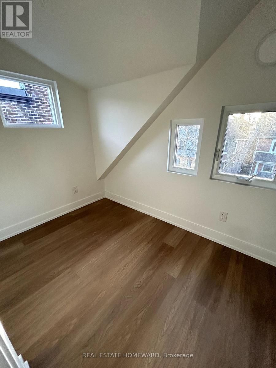 3 - 137 Curzon Street, Toronto, Ontario  M4M 3B6 - Photo 9 - E12055403
