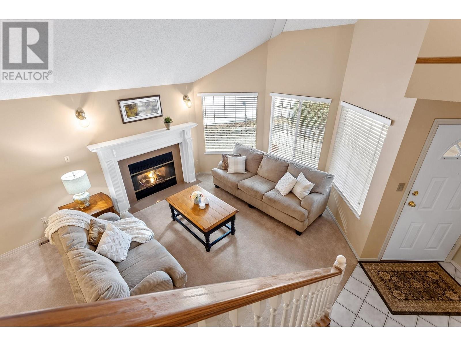 Property at 8 PARKWOOD PLACE image 4
