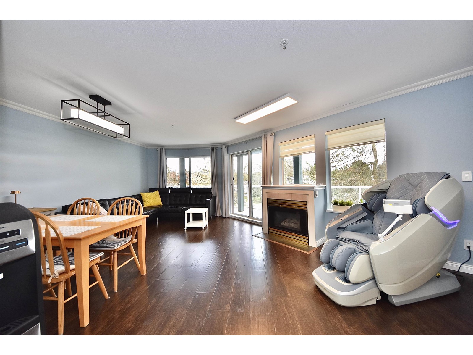 Property at 205 27358 32 AVENUE image 3