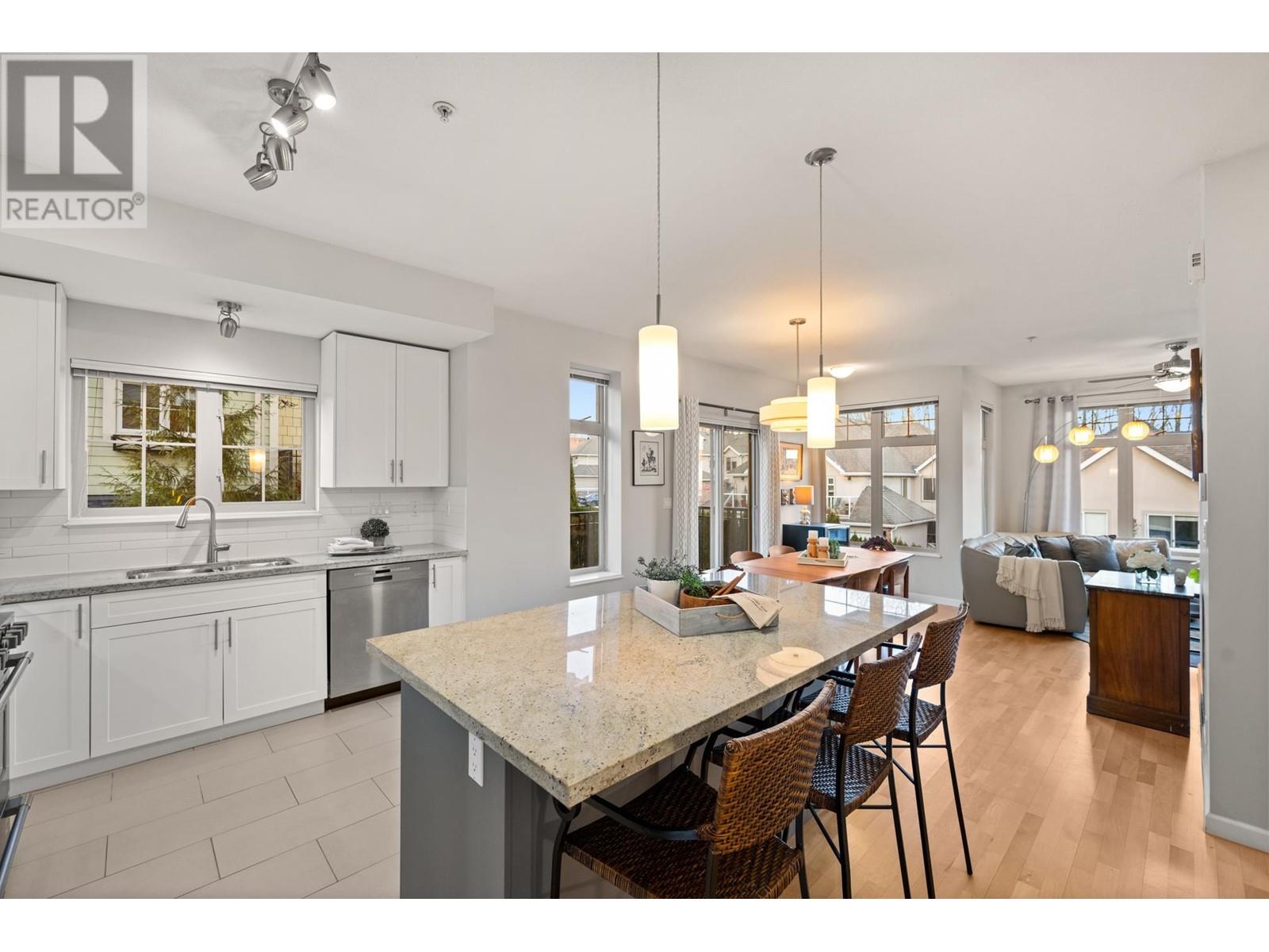 21 245 Francis Way, New Westminster, British Columbia  V3L 0A7 - Photo 2 - R2976358