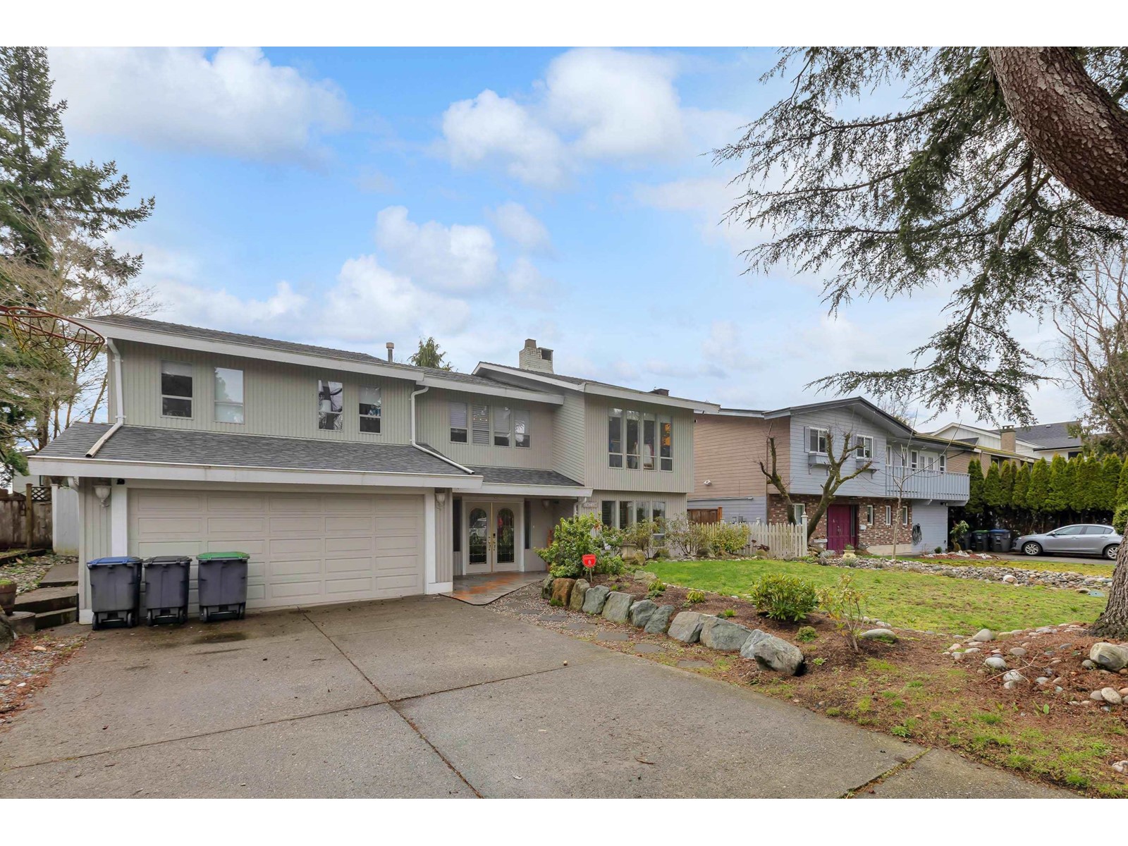 14710 16a Avenue, Surrey, British Columbia  V4A 5M7 - Photo 1 - R2984927