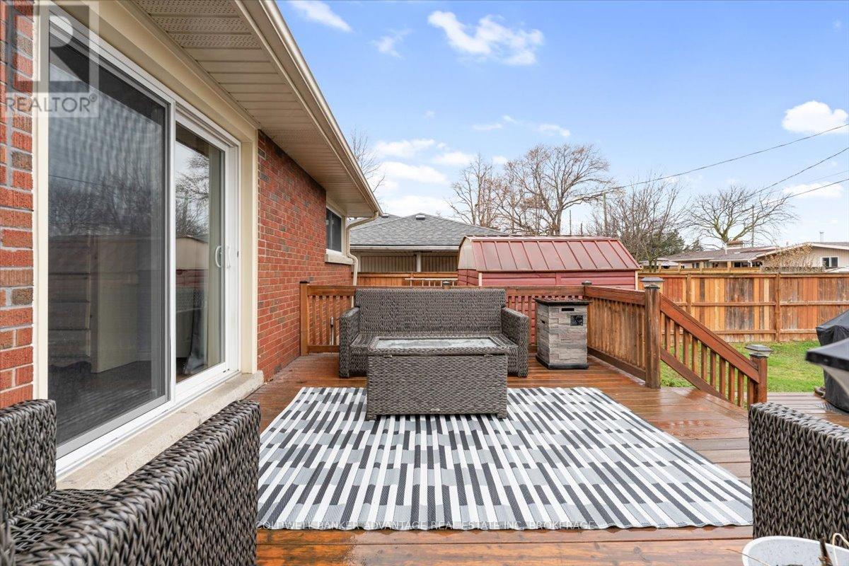 9 Meadowvale Drive, St. Catharines (Lakeport), Ontario  L2N 3Z6 - Photo 38 - X12055441