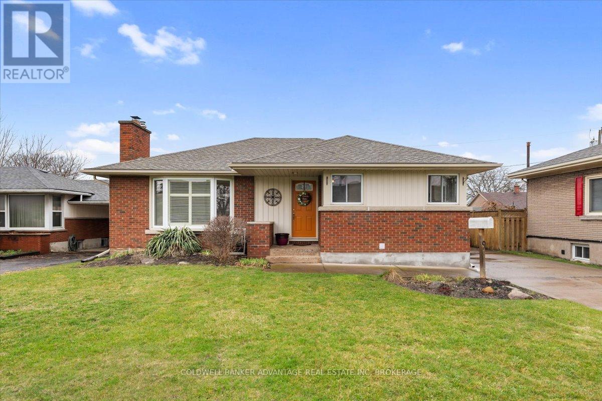 Property at 9 MEADOWVALE DRIVE image 4