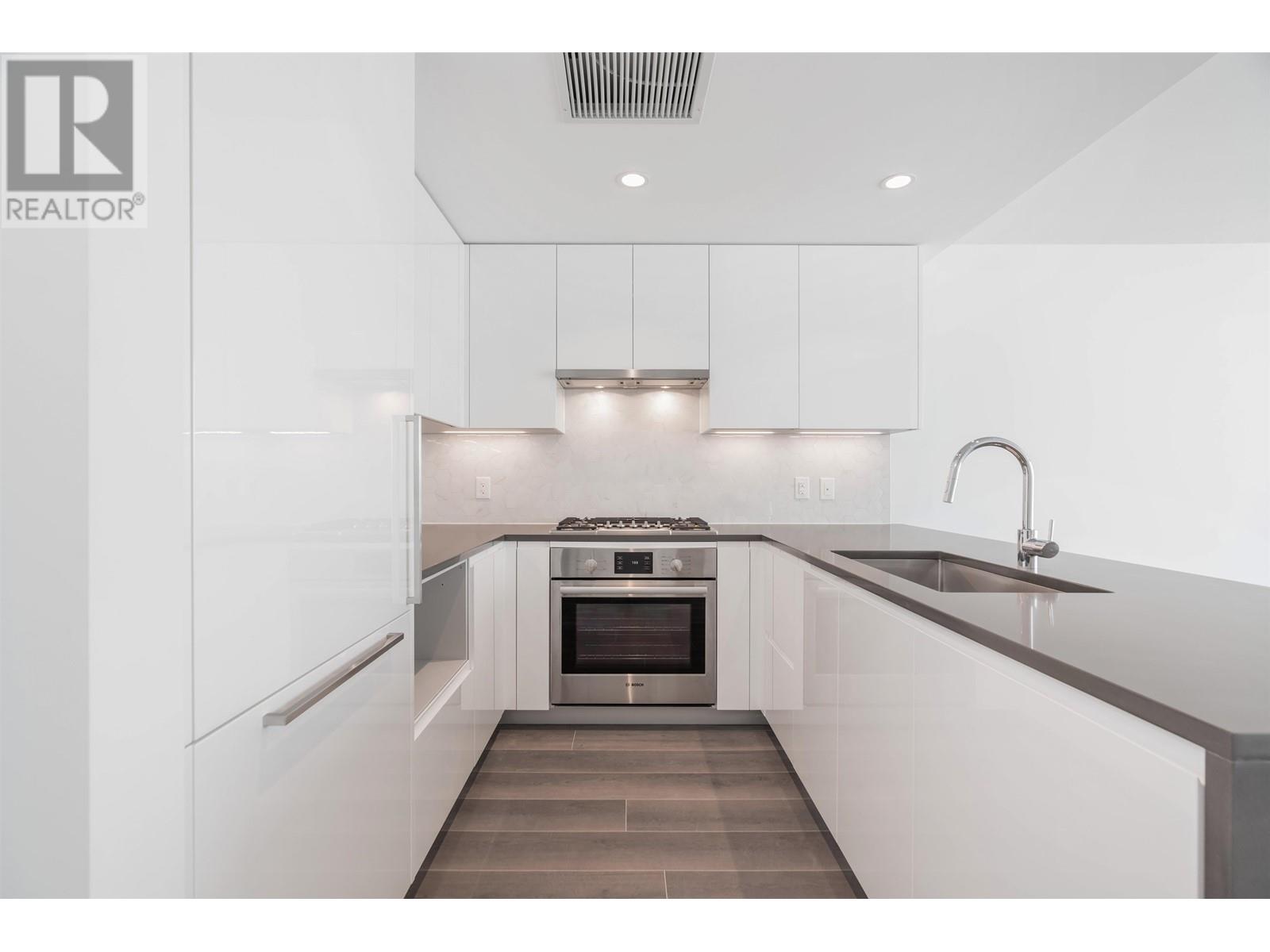 904 8188 Fraser Street, Vancouver, British Columbia  V5X 0J8 - Photo 4 - R2984921