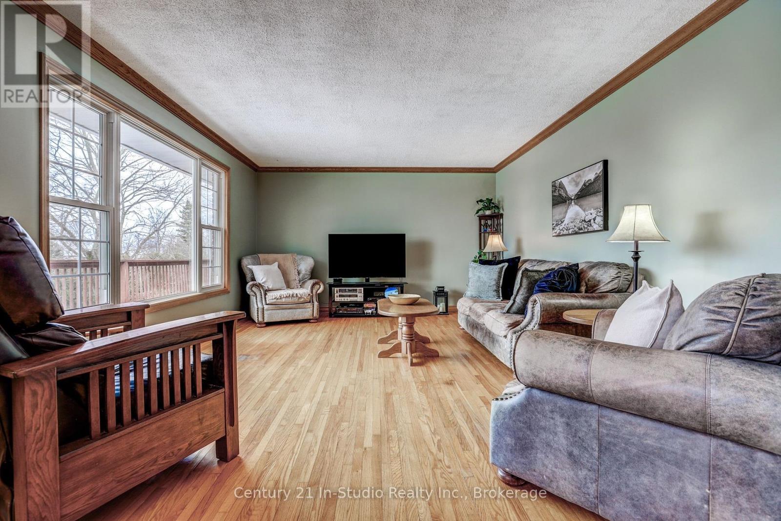 134 Macintosh Drive, Georgian Bluffs, Ontario  N0H 1S0 - Photo 14 - X12047938