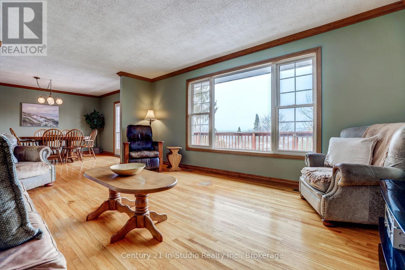 134 Macintosh Drive, Georgian Bluffs, Ontario  N0H 1S0 - Photo 15 - X12047938