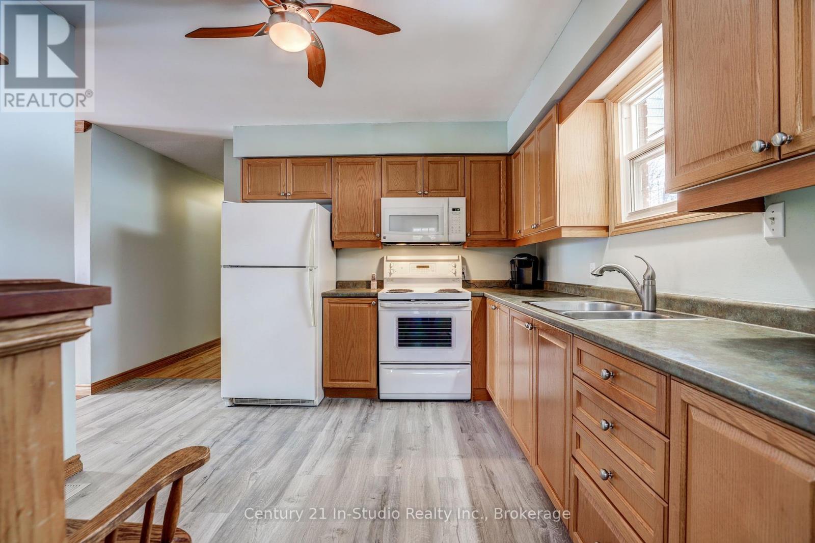 134 Macintosh Drive, Georgian Bluffs, Ontario  N0H 1S0 - Photo 20 - X12047938