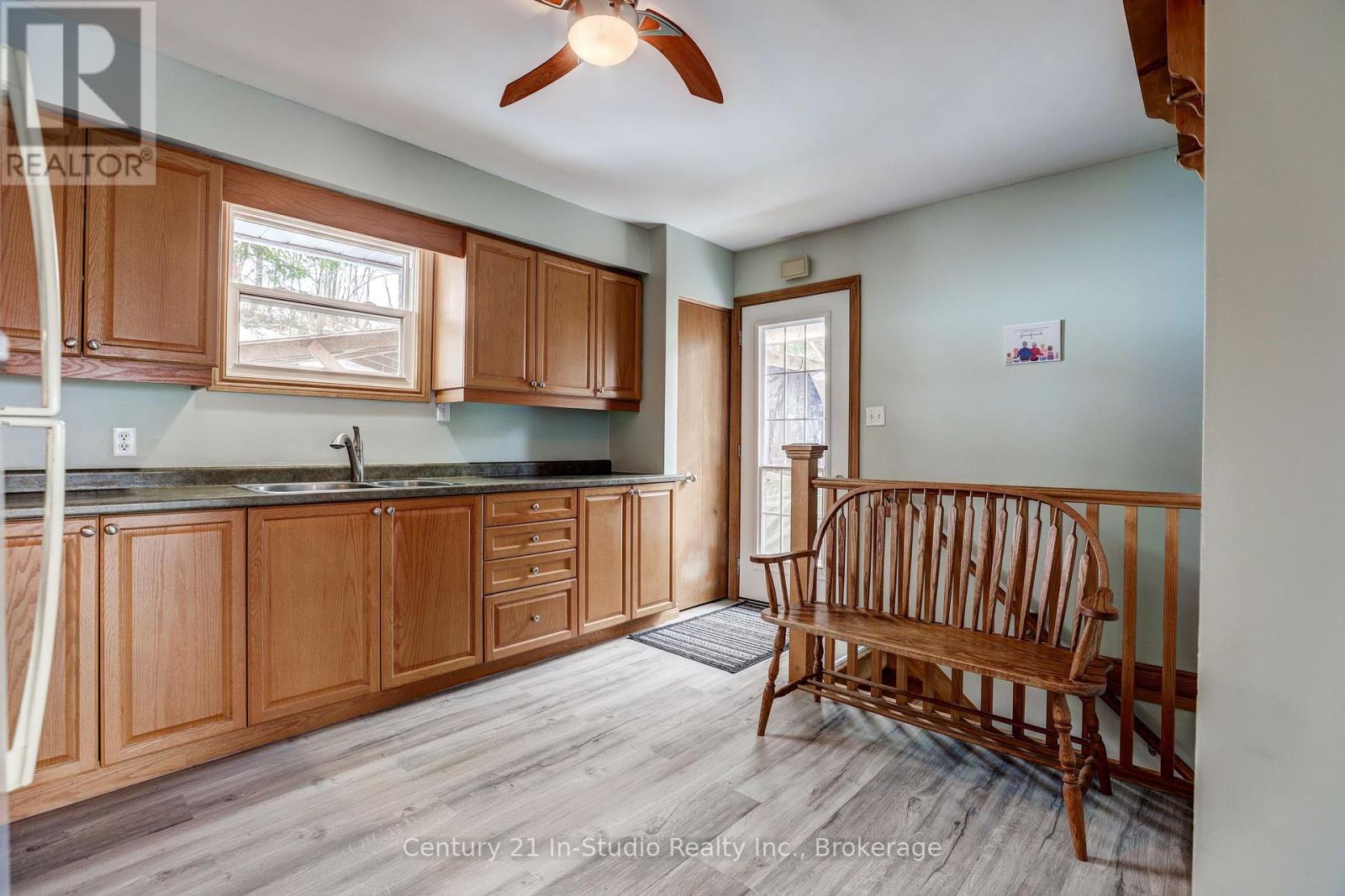 134 Macintosh Drive, Georgian Bluffs, Ontario  N0H 1S0 - Photo 21 - X12047938