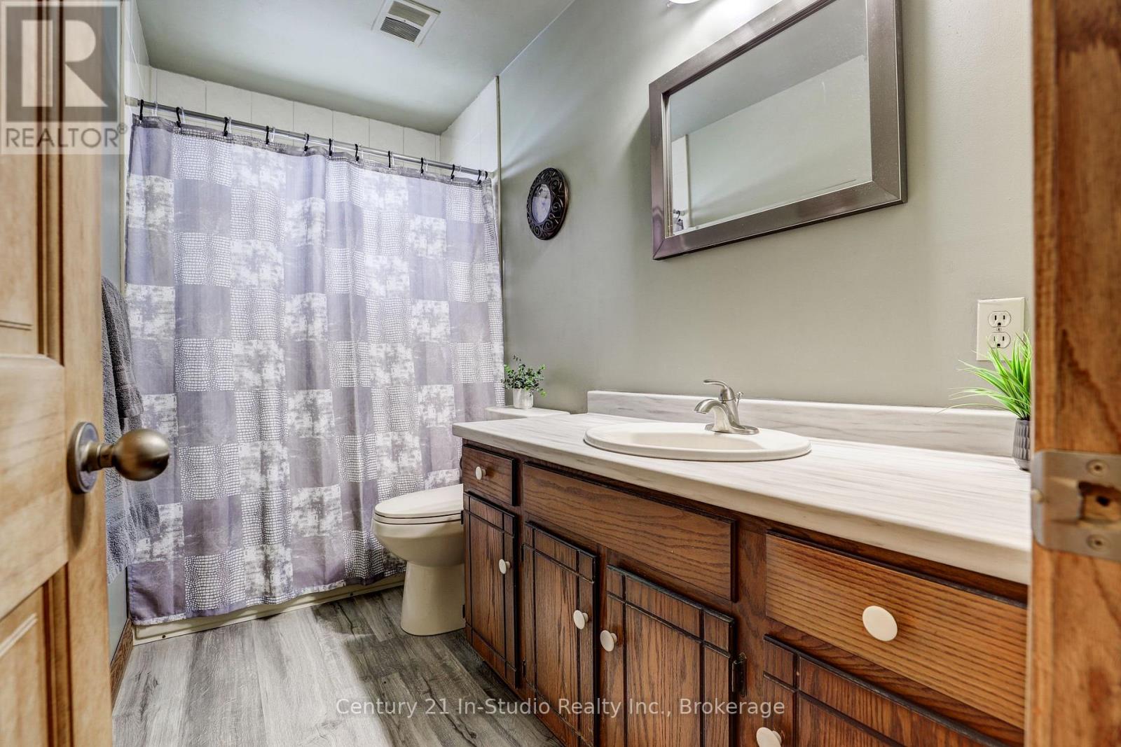 134 Macintosh Drive, Georgian Bluffs, Ontario  N0H 1S0 - Photo 28 - X12047938