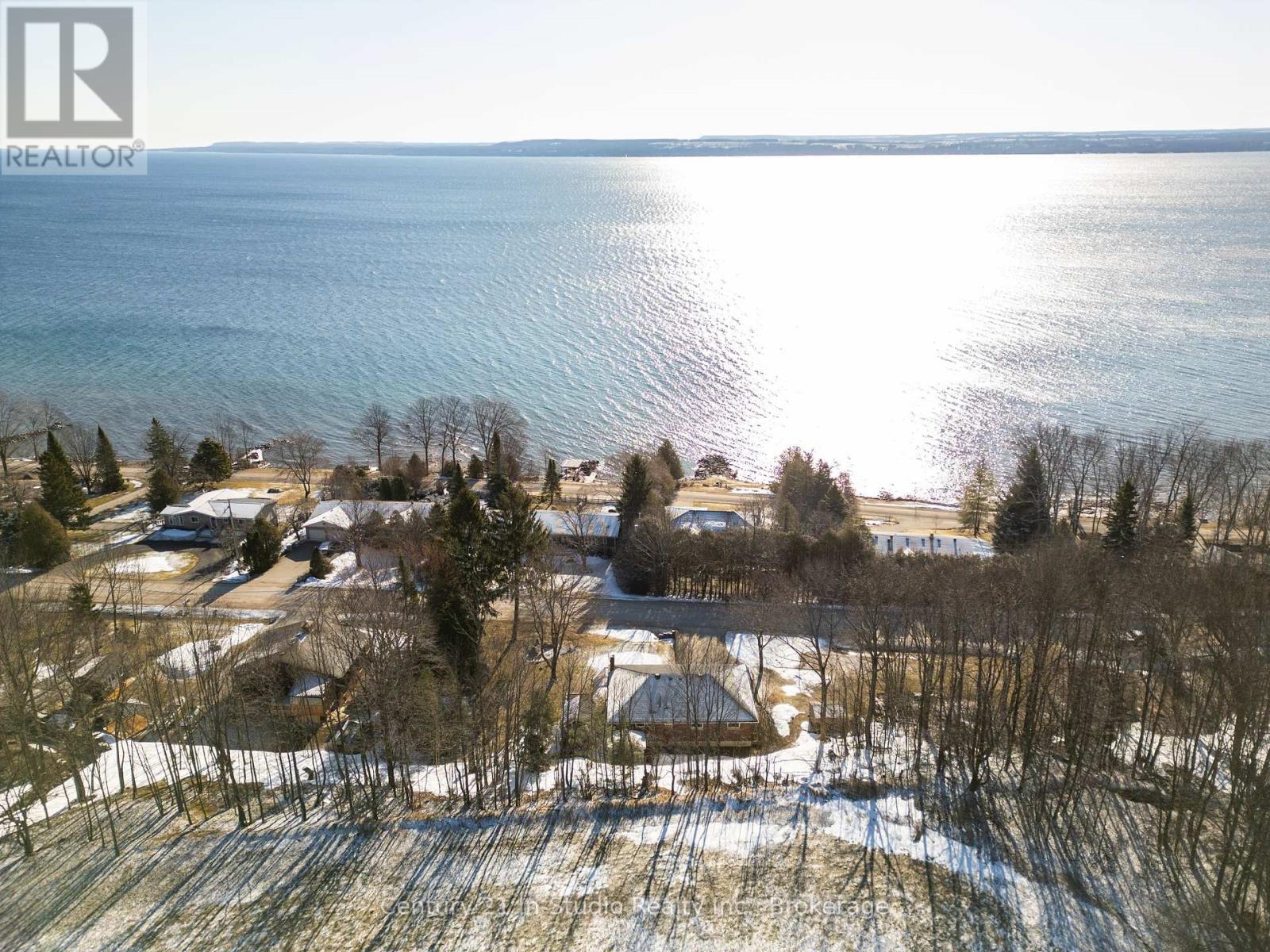 134 Macintosh Drive, Georgian Bluffs, Ontario  N0H 1S0 - Photo 3 - X12047938