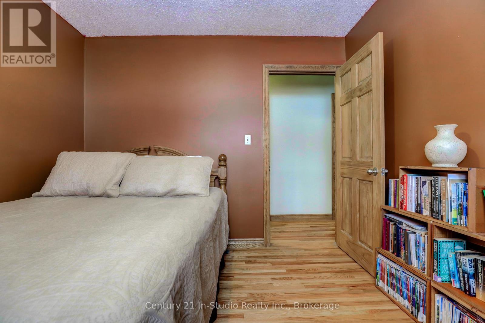 134 Macintosh Drive, Georgian Bluffs, Ontario  N0H 1S0 - Photo 30 - X12047938