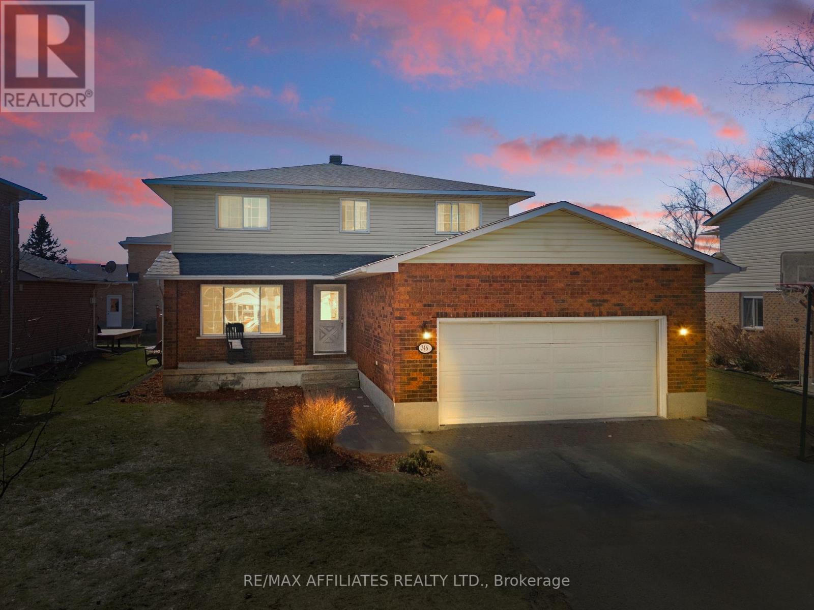 Property at 246 ALLAN STREET image 2
