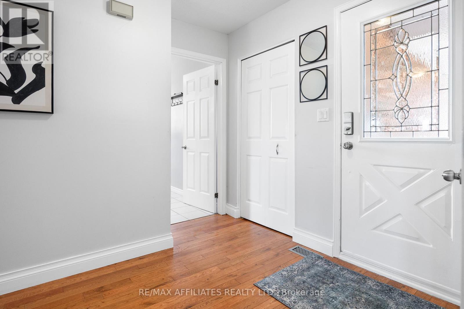 Property at 246 ALLAN STREET image 4