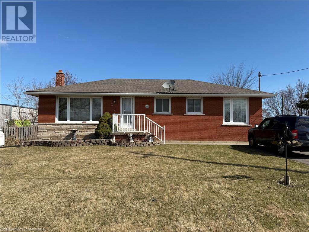 Property at 725 MUD Street E image 1
