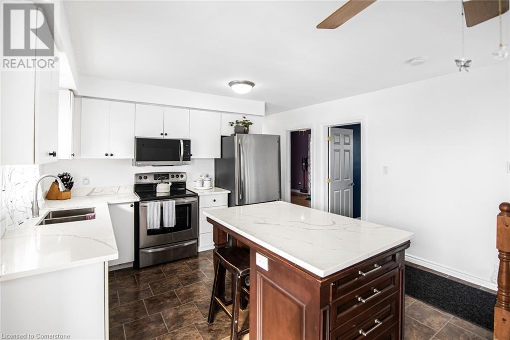 Property at 725 MUD Street E image 5