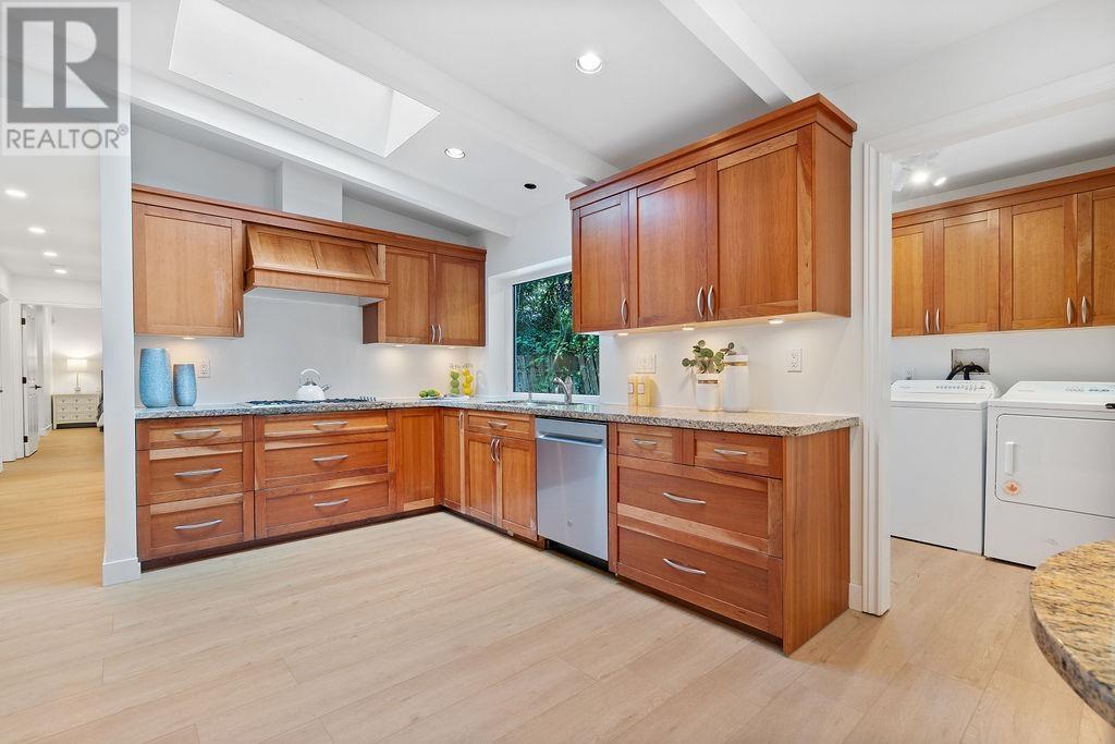 4692 Glenwood Avenue, North Vancouver, British Columbia  V7R 4G7 - Photo 18 - R2964069