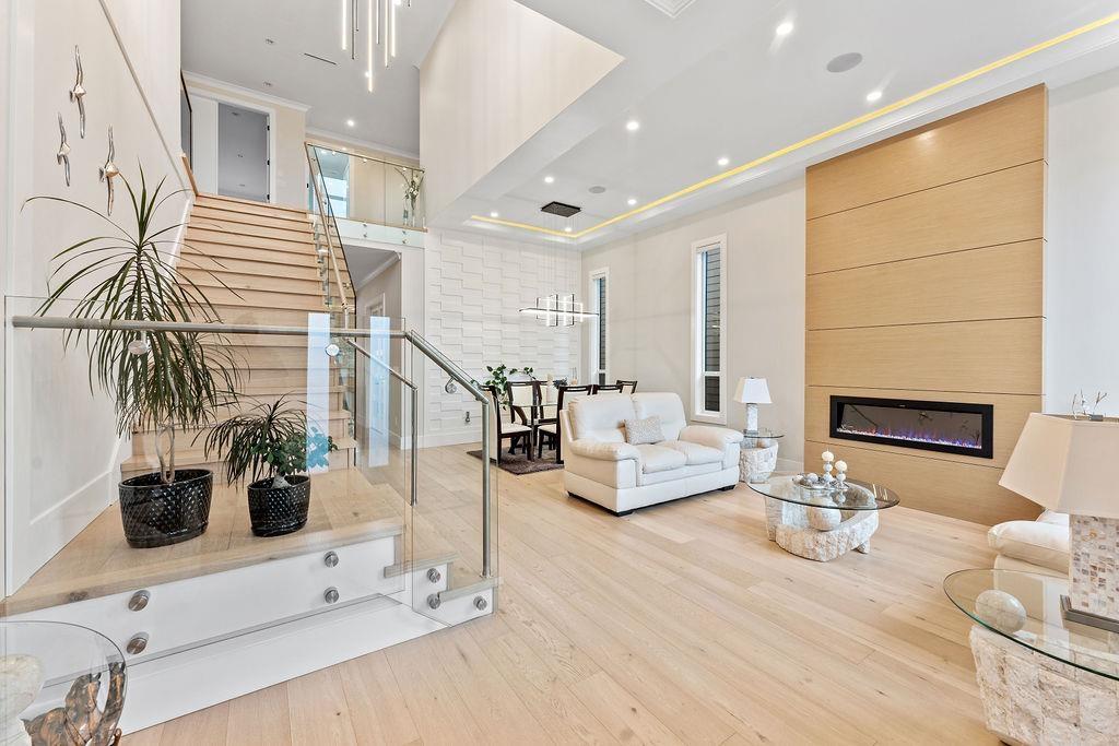 Property at 20541 69 AVENUE image 3