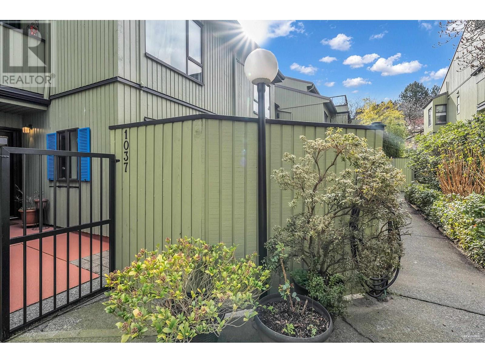 Property at 1037 SCANTLINGS image 3