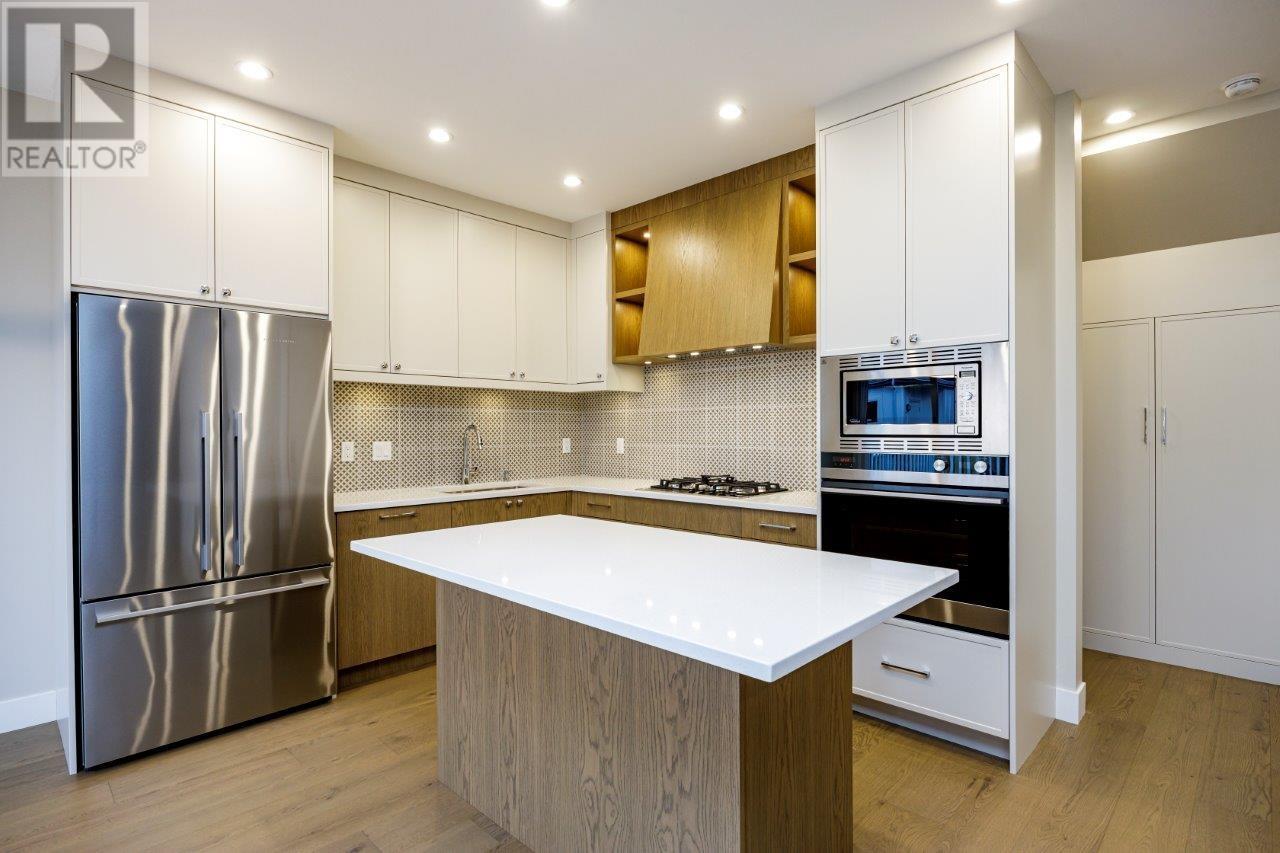 336 E 17th Street, North Vancouver, British Columbia  V7L 2V9 - Photo 15 - R2984937