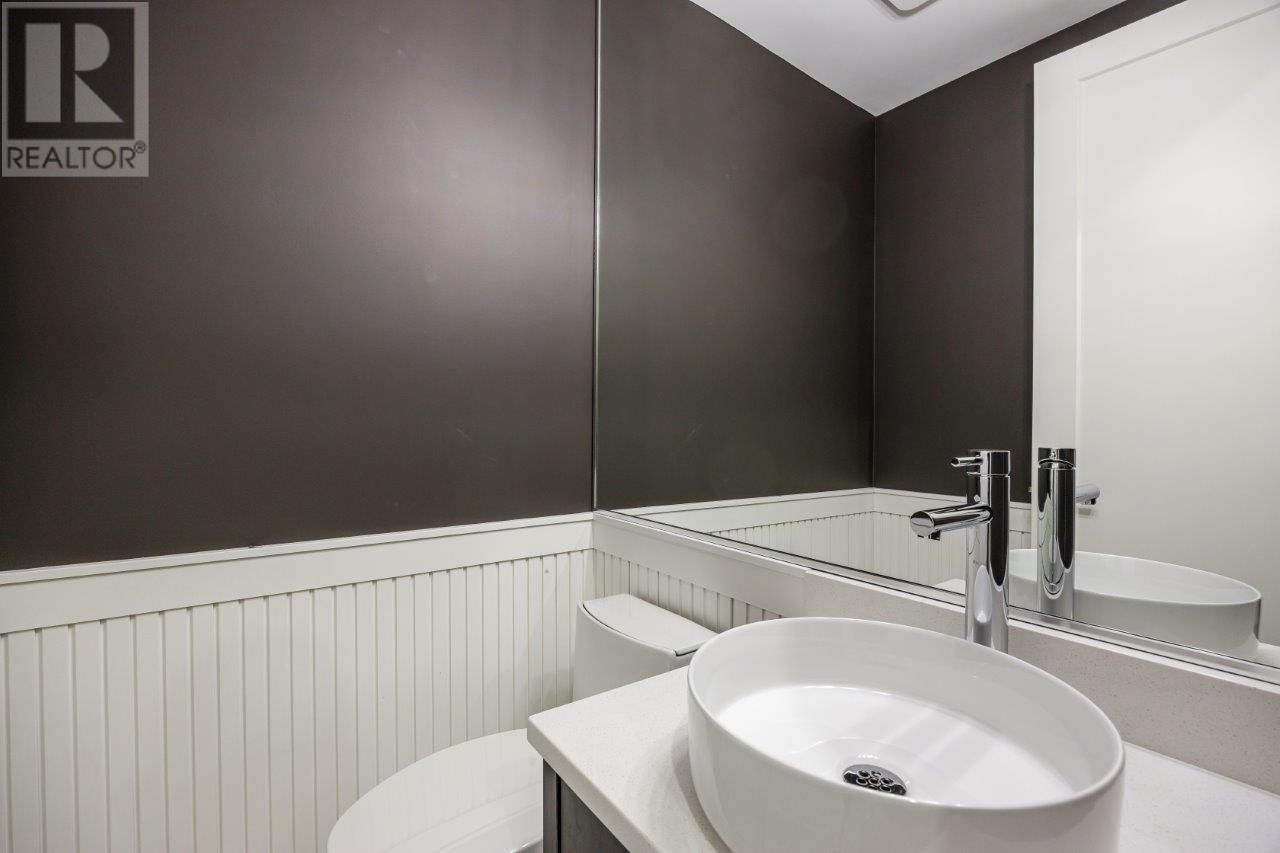 336 E 17th Street, North Vancouver, British Columbia  V7L 2V9 - Photo 21 - R2984937