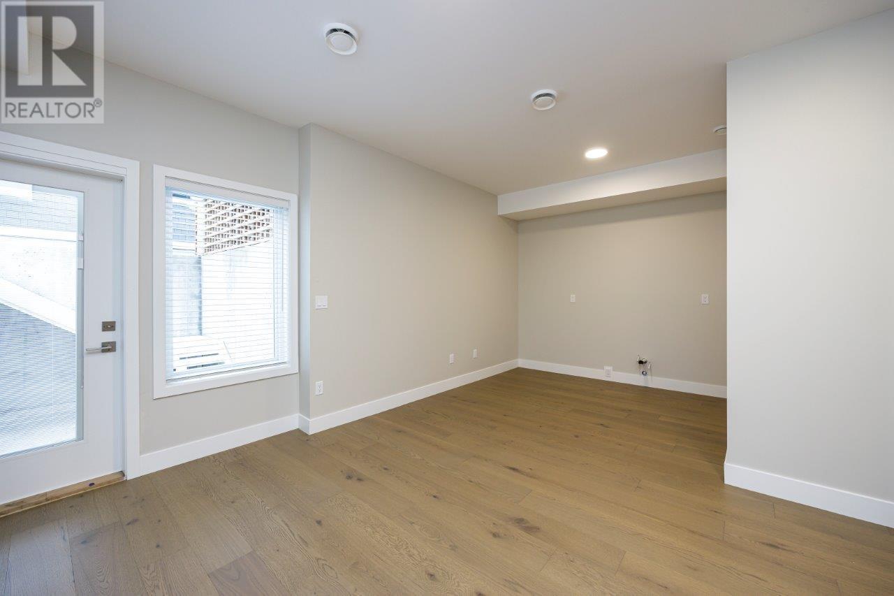 336 E 17th Street, North Vancouver, British Columbia  V7L 2V9 - Photo 30 - R2984937