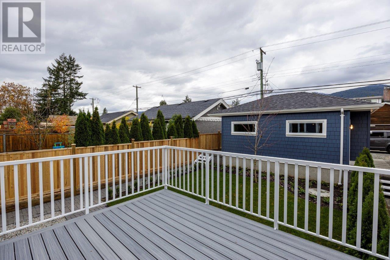 336 E 17th Street, North Vancouver, British Columbia  V7L 2V9 - Photo 33 - R2984937