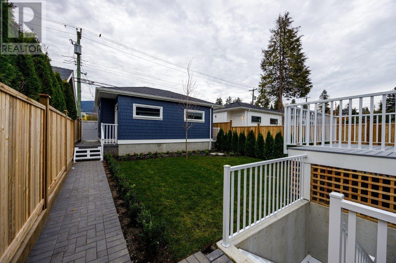 336 E 17th Street, North Vancouver, British Columbia  V7L 2V9 - Photo 37 - R2984937