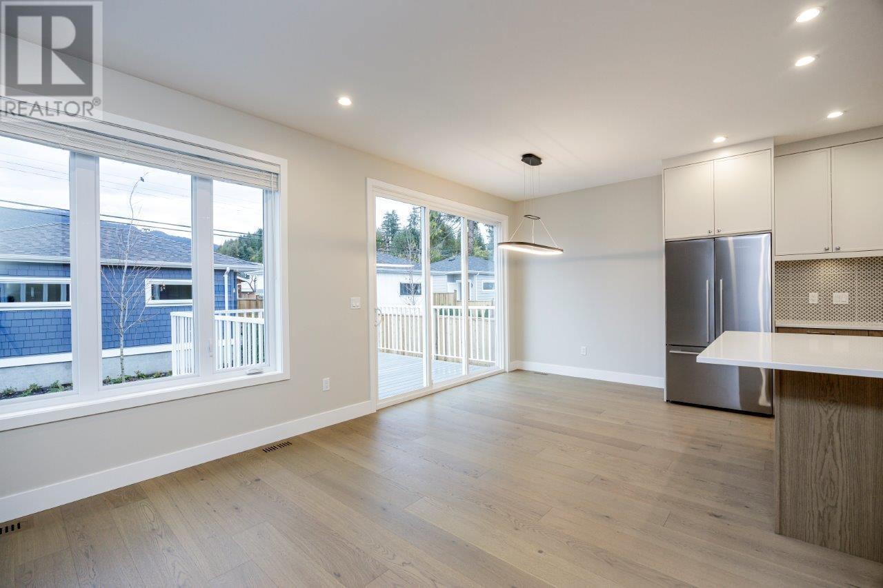 336 E 17th Street, North Vancouver, British Columbia  V7L 2V9 - Photo 7 - R2984937