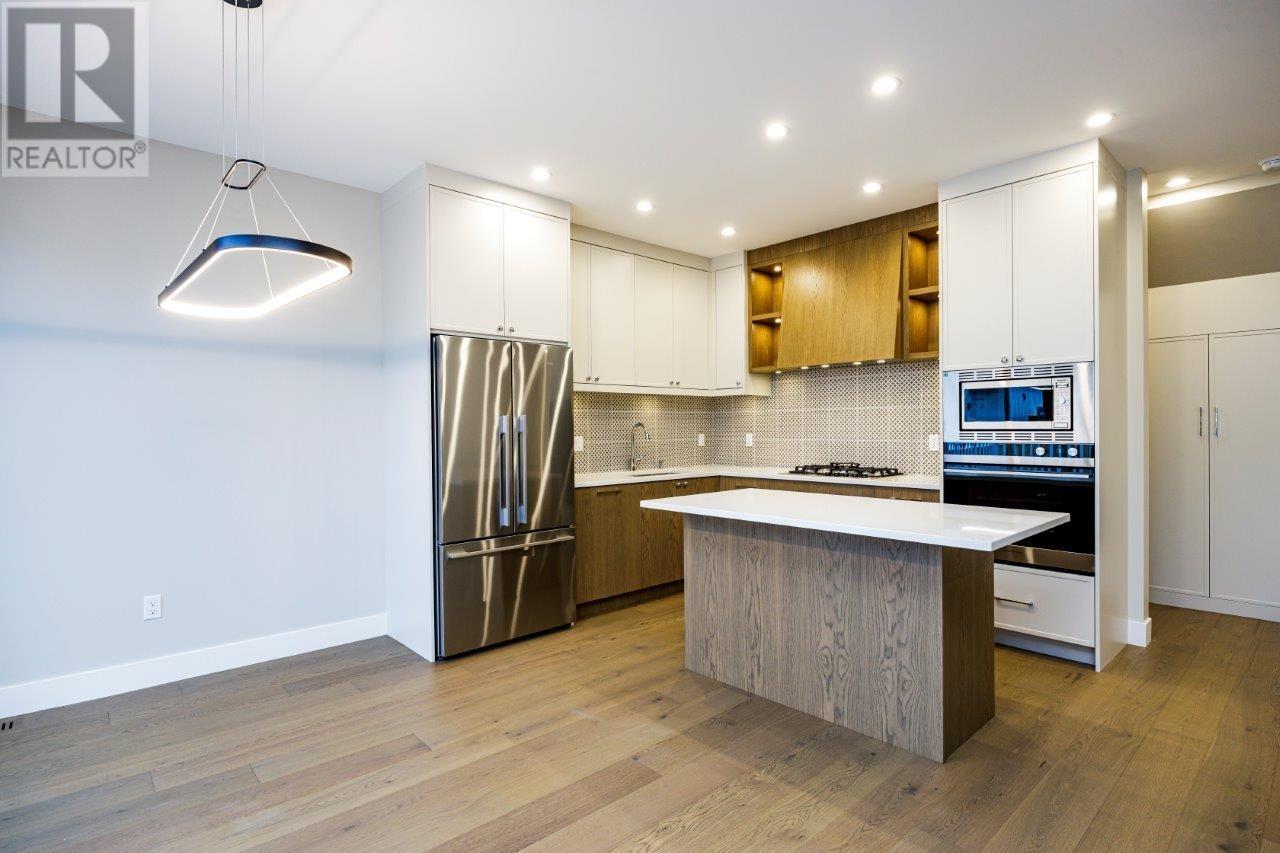 336 E 17th Street, North Vancouver, British Columbia  V7L 2V9 - Photo 8 - R2984937