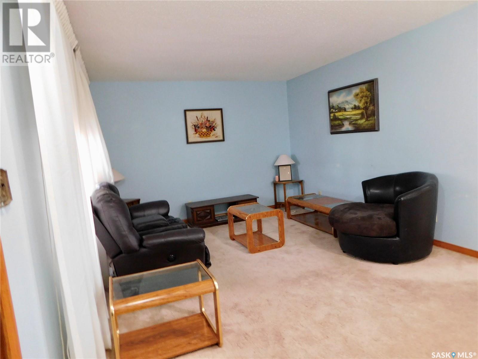 517 3rd Avenue E, Assiniboia, Saskatchewan  S0H 0B0 - Photo 7 - SK000370