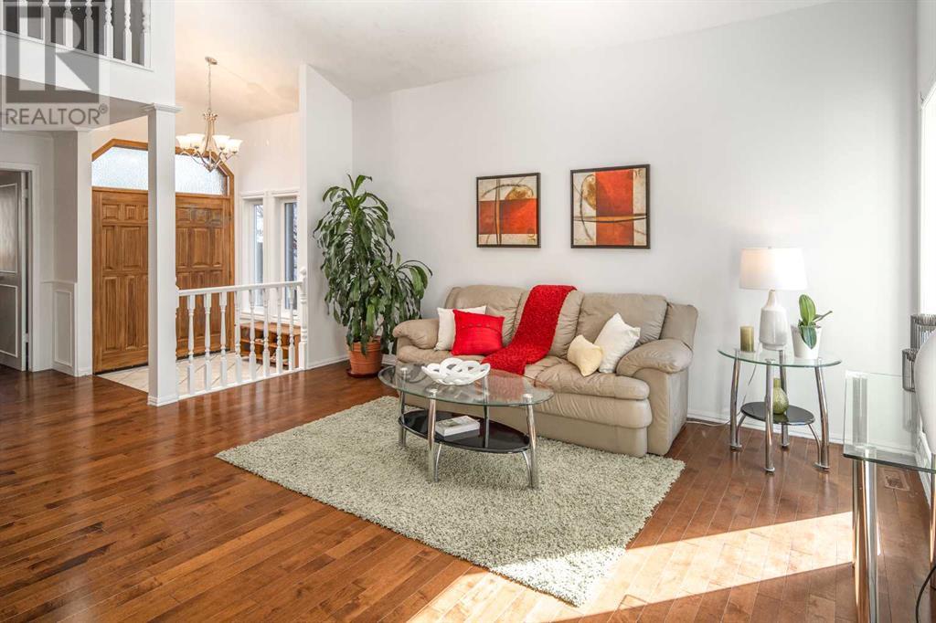 Property at 115 Woodfield Road SW image 5