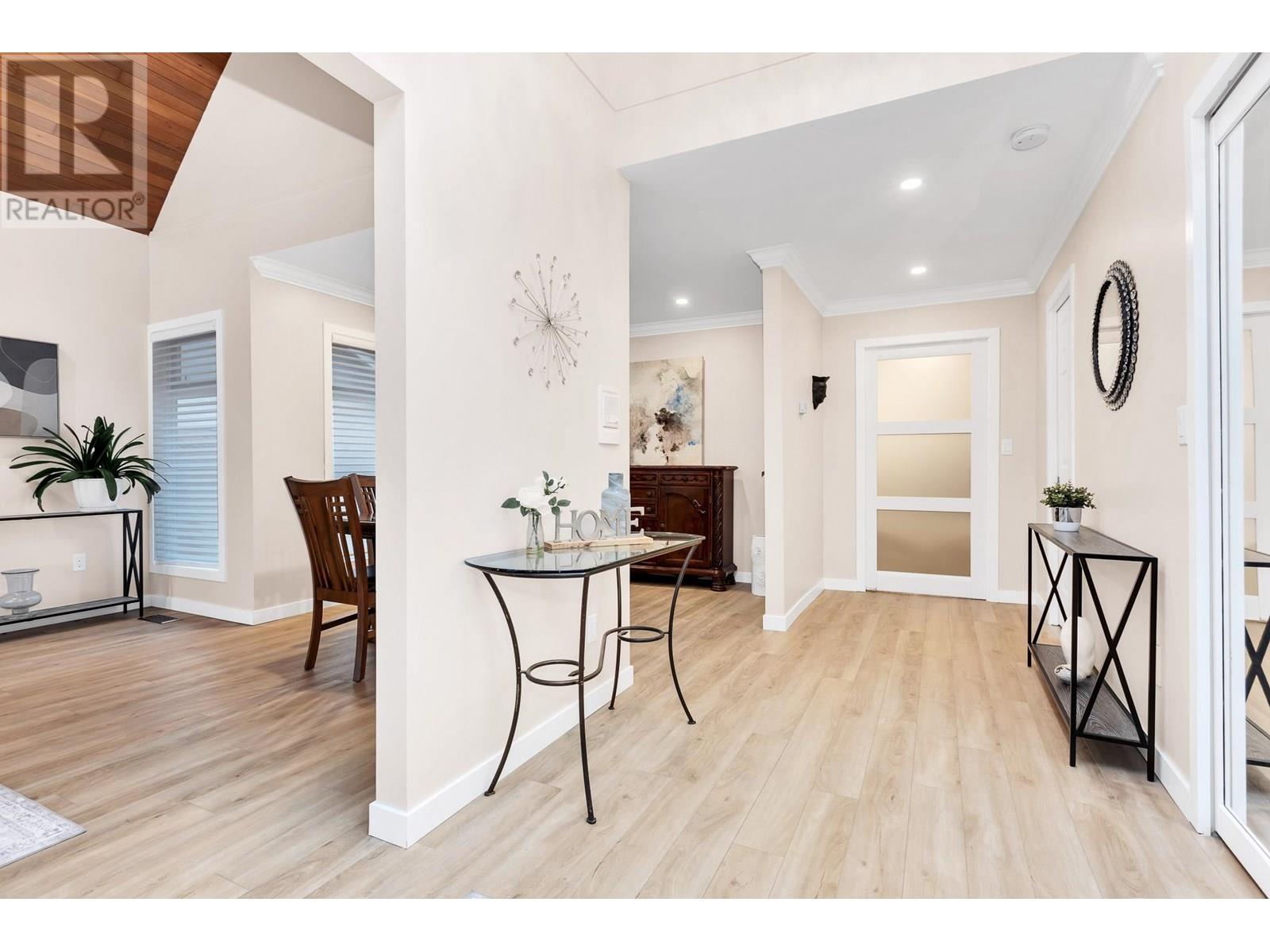 2443 Leclair Drive, Coquitlam, British Columbia  V3K 6G7 - Photo 11 - R2968845