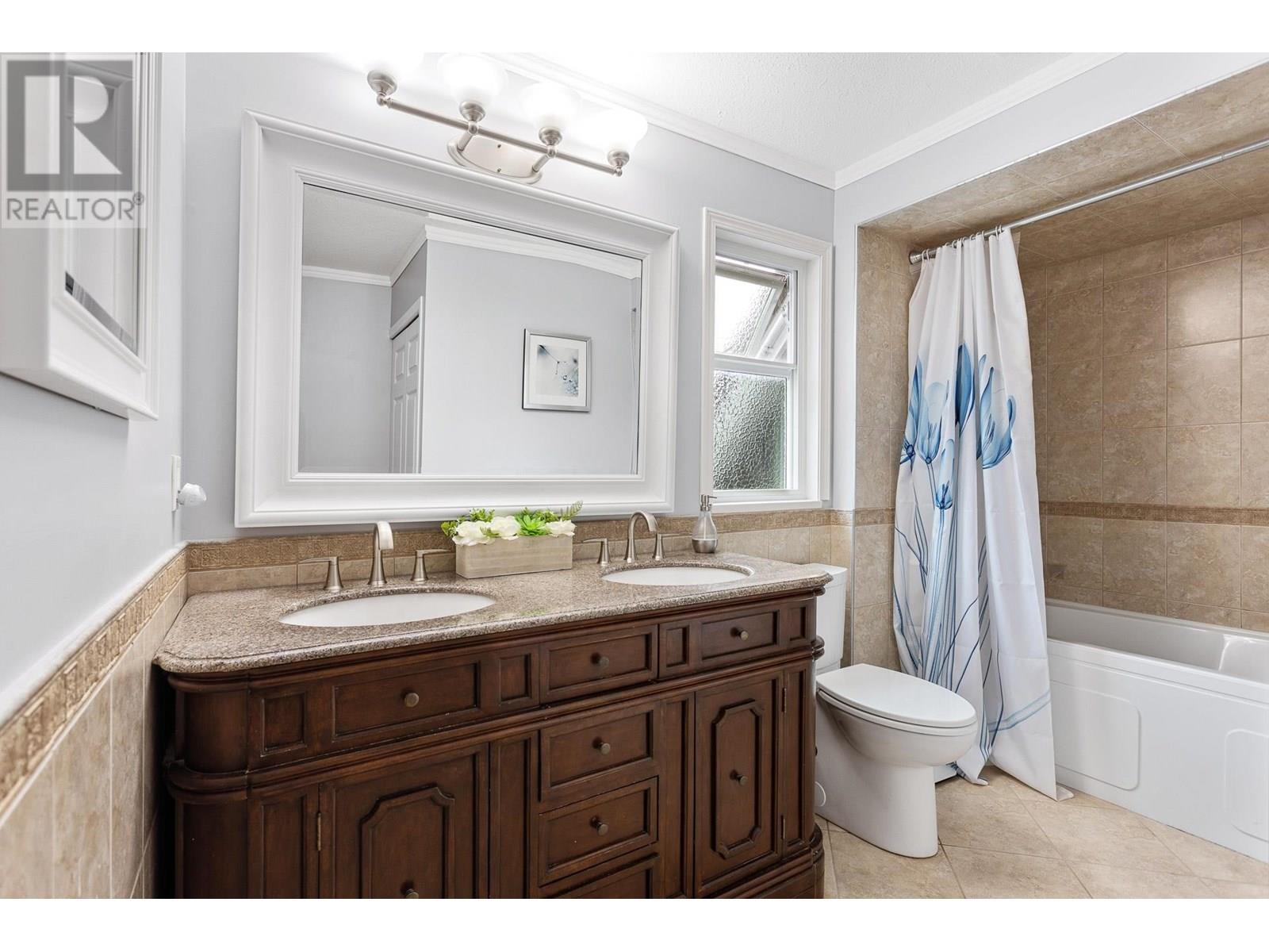 2443 Leclair Drive, Coquitlam, British Columbia  V3K 6G7 - Photo 27 - R2968845