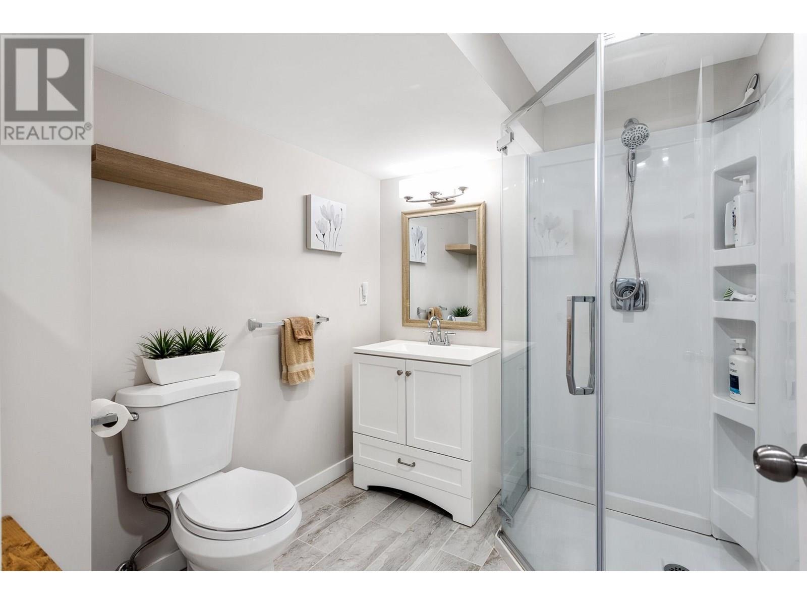 2443 Leclair Drive, Coquitlam, British Columbia  V3K 6G7 - Photo 33 - R2968845