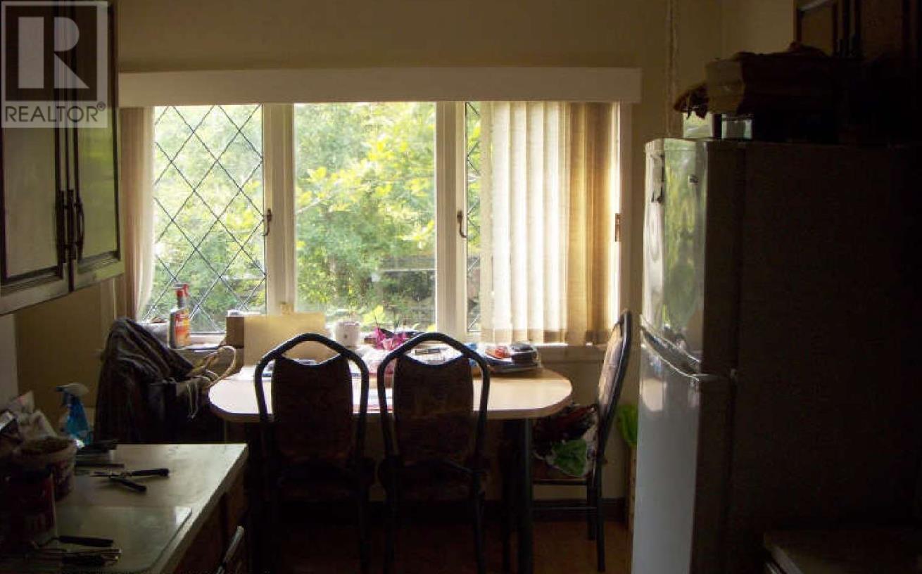 Listing Picture 3 of 4 : 1976 W 61ST AVENUE, Vancouver / 溫哥華 - 魯藝地產 Yvonne Lu Group - MLS Medallion Club Member